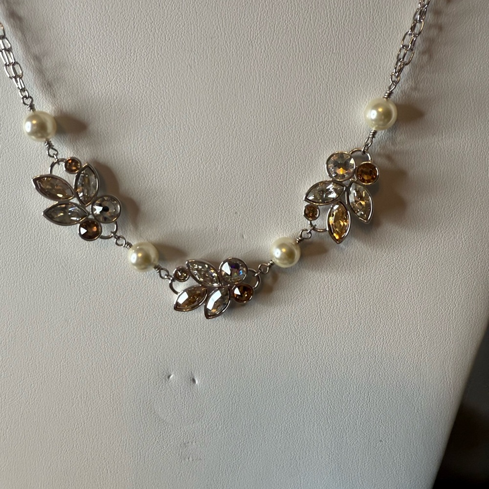 Touchstone Crystal Pearl Set - Picture 3 of 4